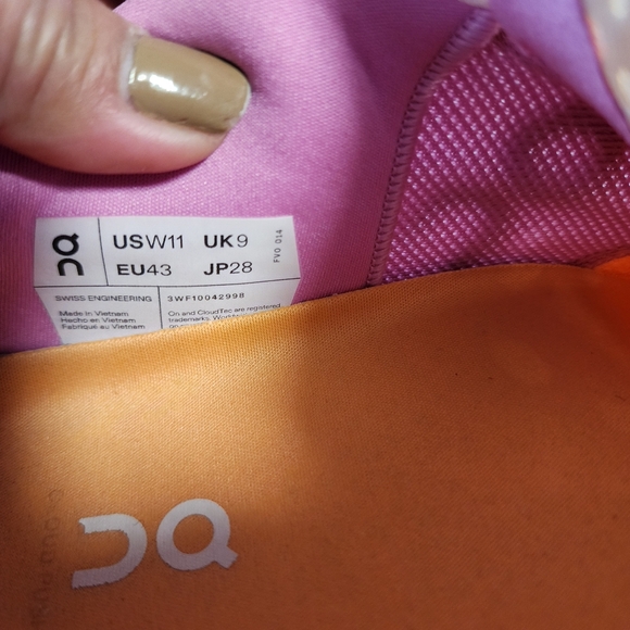 ON Cloud 6 Push SneakerTangerine & Raspberry, Women Size 11 - Picture 15 of 16